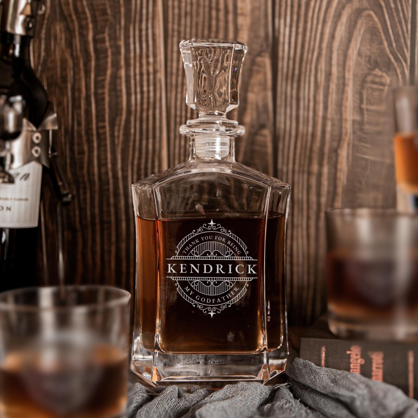 Engraved 680ml Barware Whiskey Decanter