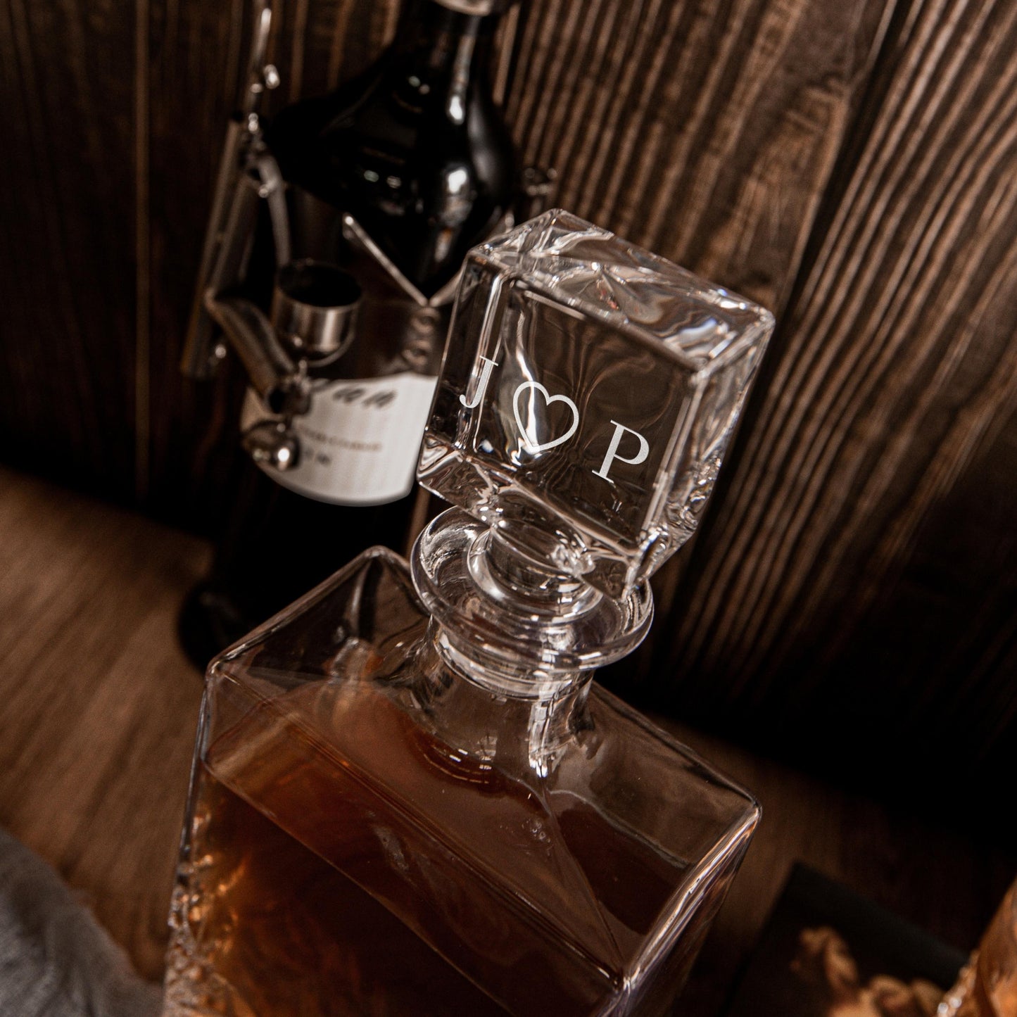 Engraved Carving Old Fashion Whiskey Decanter Set & 4 Glasses