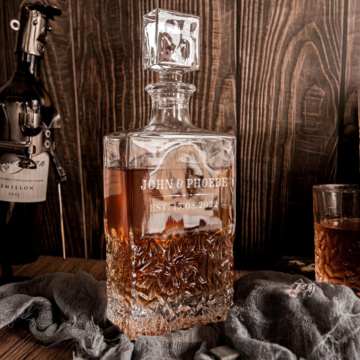 Engraved Carving Old Fashion Whiskey Decanter Set & 4 Glasses