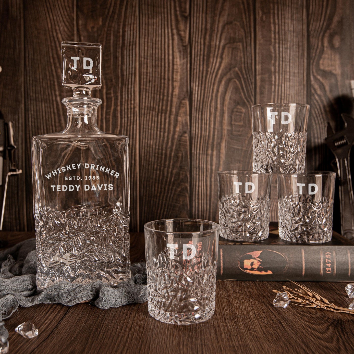 Engraved Carving Old Fashion Whiskey Decanter Set & 4 Glasses