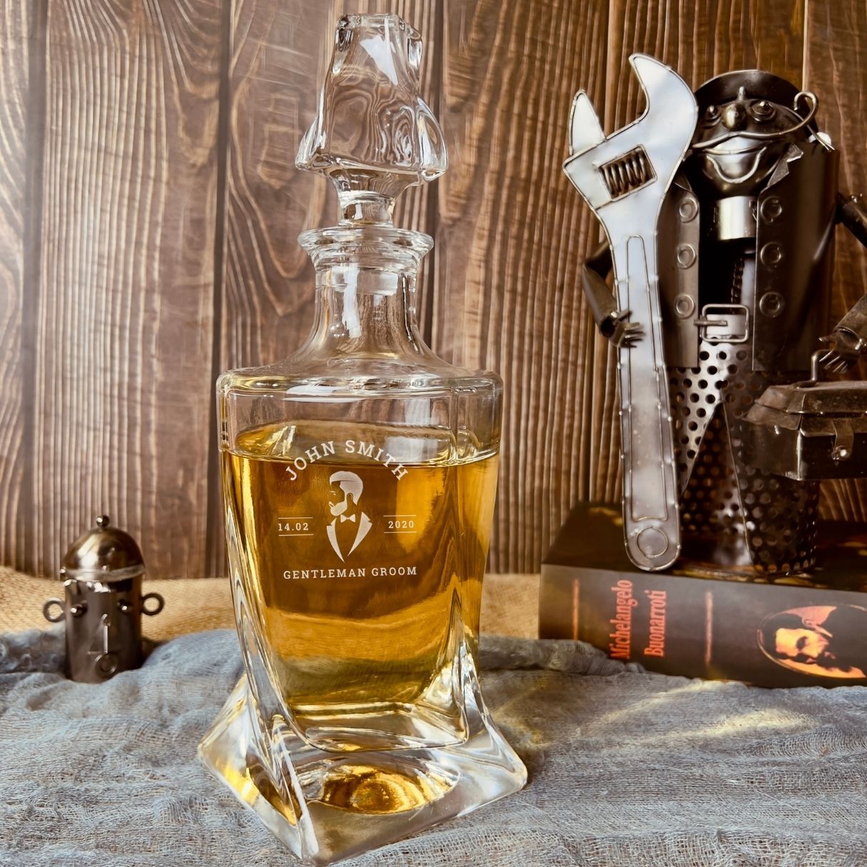 Engraved Twisted 800ml Whiskey Decanter