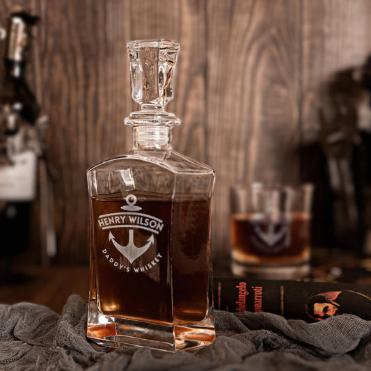 Engraved 680ml Barware Whiskey Decanter