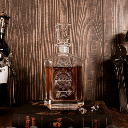 Engraved 680ml Whiskey Decanter Set & 4 Glasses