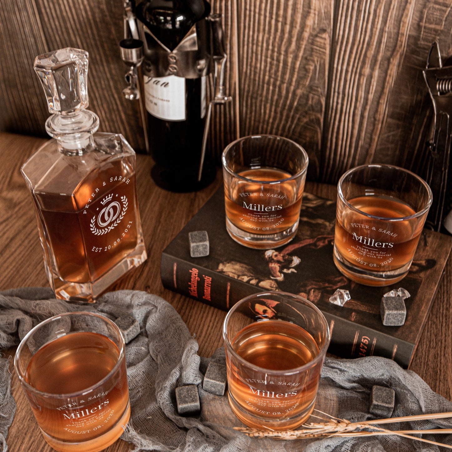 Engraved 680ml Whiskey Decanter Set & 4 Glasses